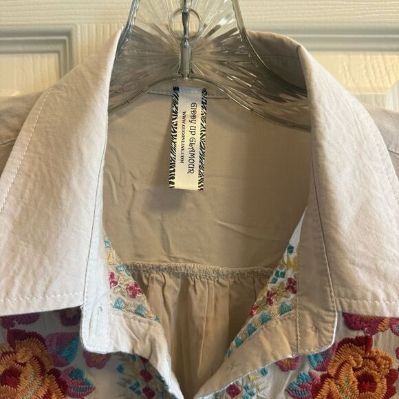 Giddy Up Glamour Embroidered Floral Blouse Top Shirt‎ Small Roll Tab Sleeve - Picture 2 of 7